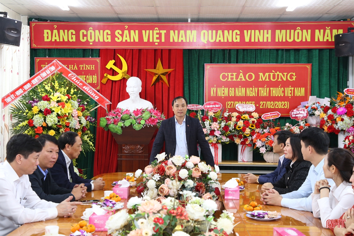 Bí thư Tỉnh ủy: Trau dồi y đức, không ngừng nâng cao chất lượng chăm sóc sức khỏe Nhân dân