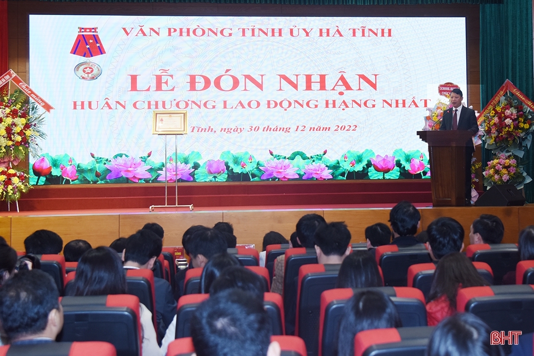Văn phòng Tỉnh ủy Hà Tĩnh đón nhận Huân chương Lao động hạng Nhất