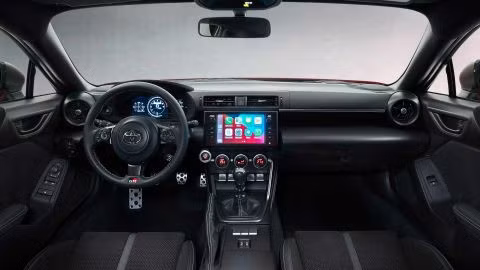 Toyota GR 86 2022 ra mắt, động cơ lớn hơn - mạnh mẽ hơn