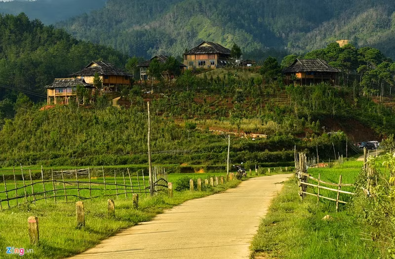 hang dong sau hang km chua co dau chan du khach o mu cang chai