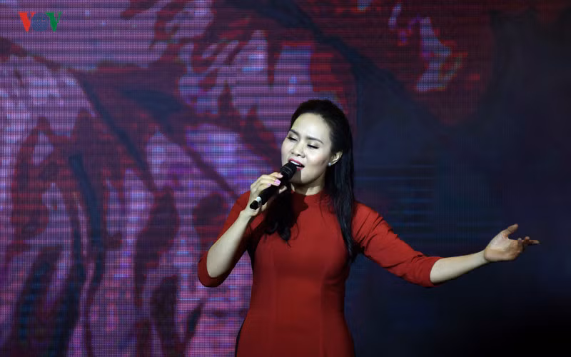 linh thieng xuc dong chuong trinh nghe thuat mau hoa do lan thu 10