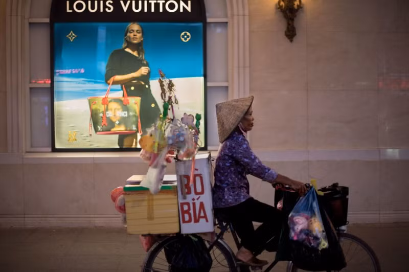 nhip song pho co ha noi qua ong kinh phong vien afp