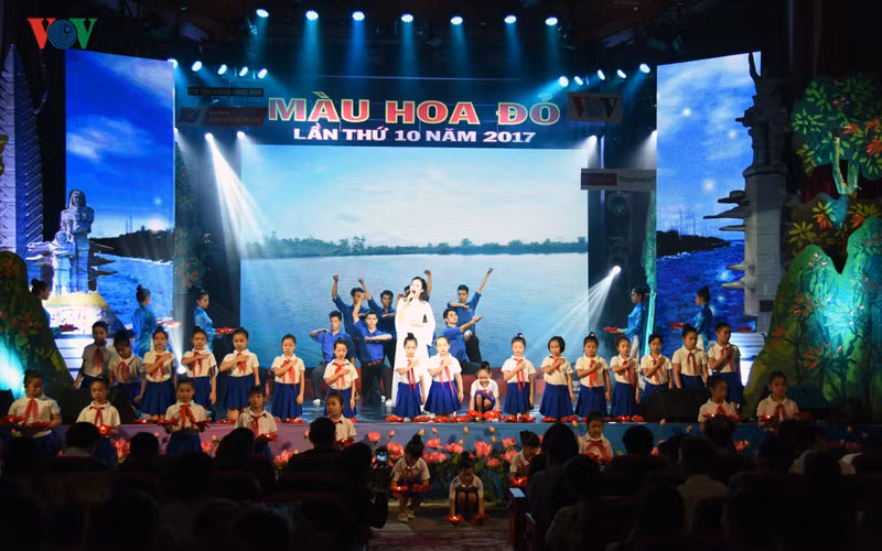 linh thieng xuc dong chuong trinh nghe thuat mau hoa do lan thu 10