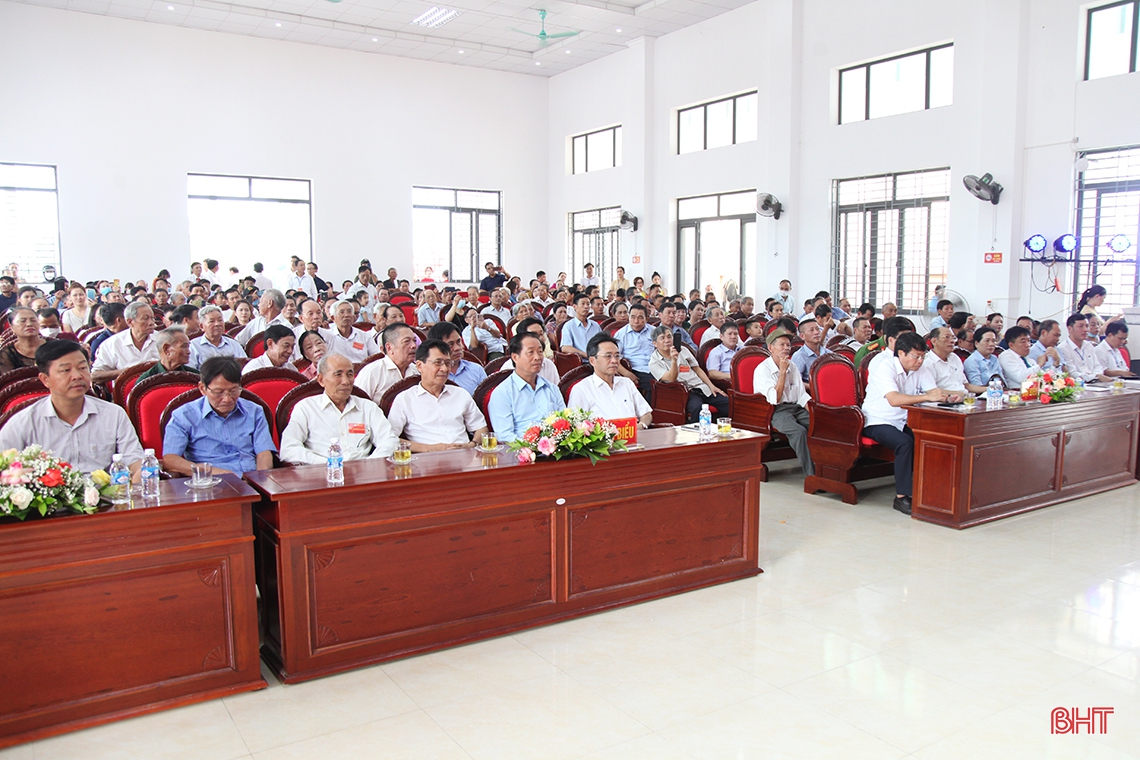Đón nhận bằng Di tích lịch sử - văn hóa cấp tỉnh Đền thờ Trần Hậu Dật
