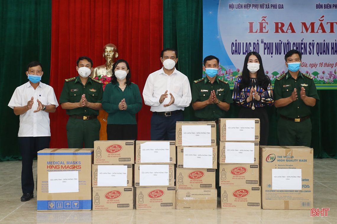 Chủ tịch UBND tỉnh dự lễ ra mắt CLB “Phụ nữ với chiến sỹ quân hàm xanh”