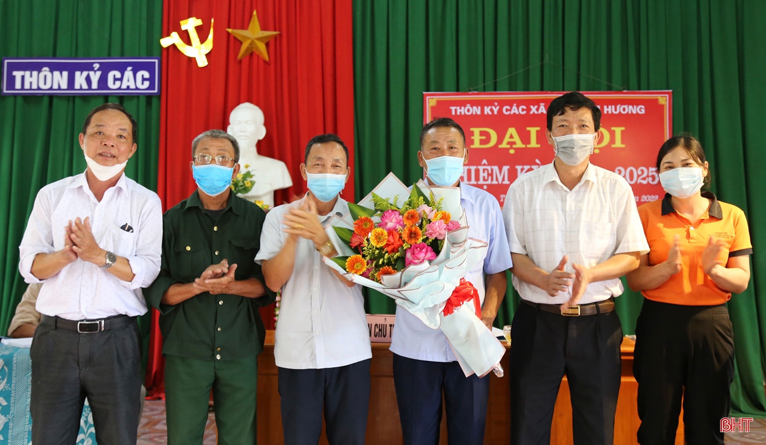 Được Đảng tin, dân tín nhiệm thì tôi còn cống hiến!
