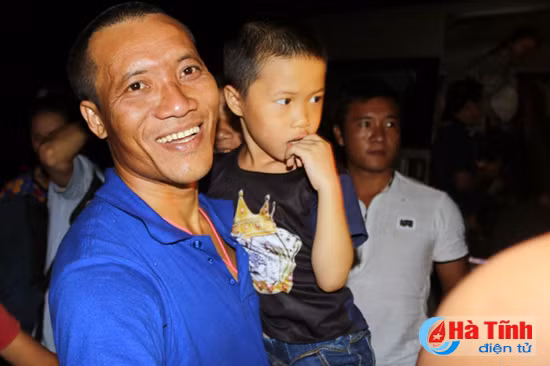 niem vui tot cung cua 2 thuyen vien ha tinh khi ve den que nha