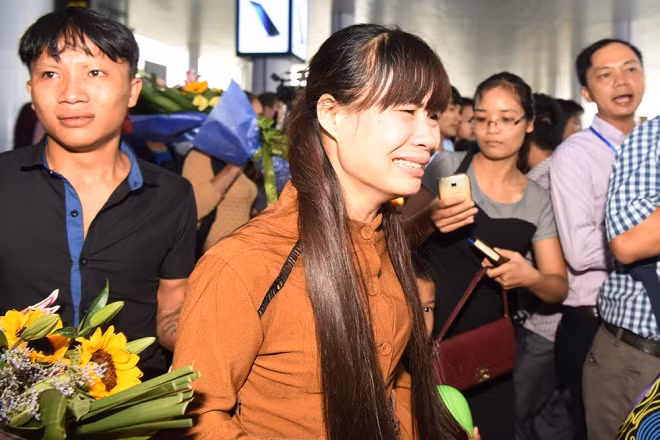 2 thuyen vien ha tinh ve nuoc sau 4 nam bi cuop bien giam giu
