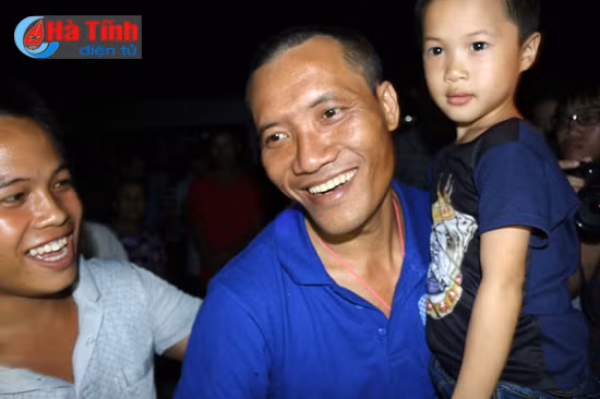 niem vui tot cung cua 2 thuyen vien ha tinh khi ve den que nha