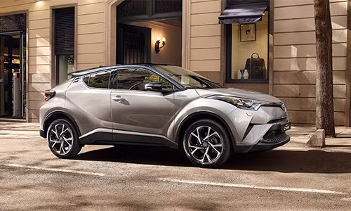 toyota c hr gia tu 26 000 usd mo canh tranh audi q2