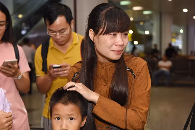 2 thuyen vien ha tinh ve nuoc sau 4 nam bi cuop bien giam giu