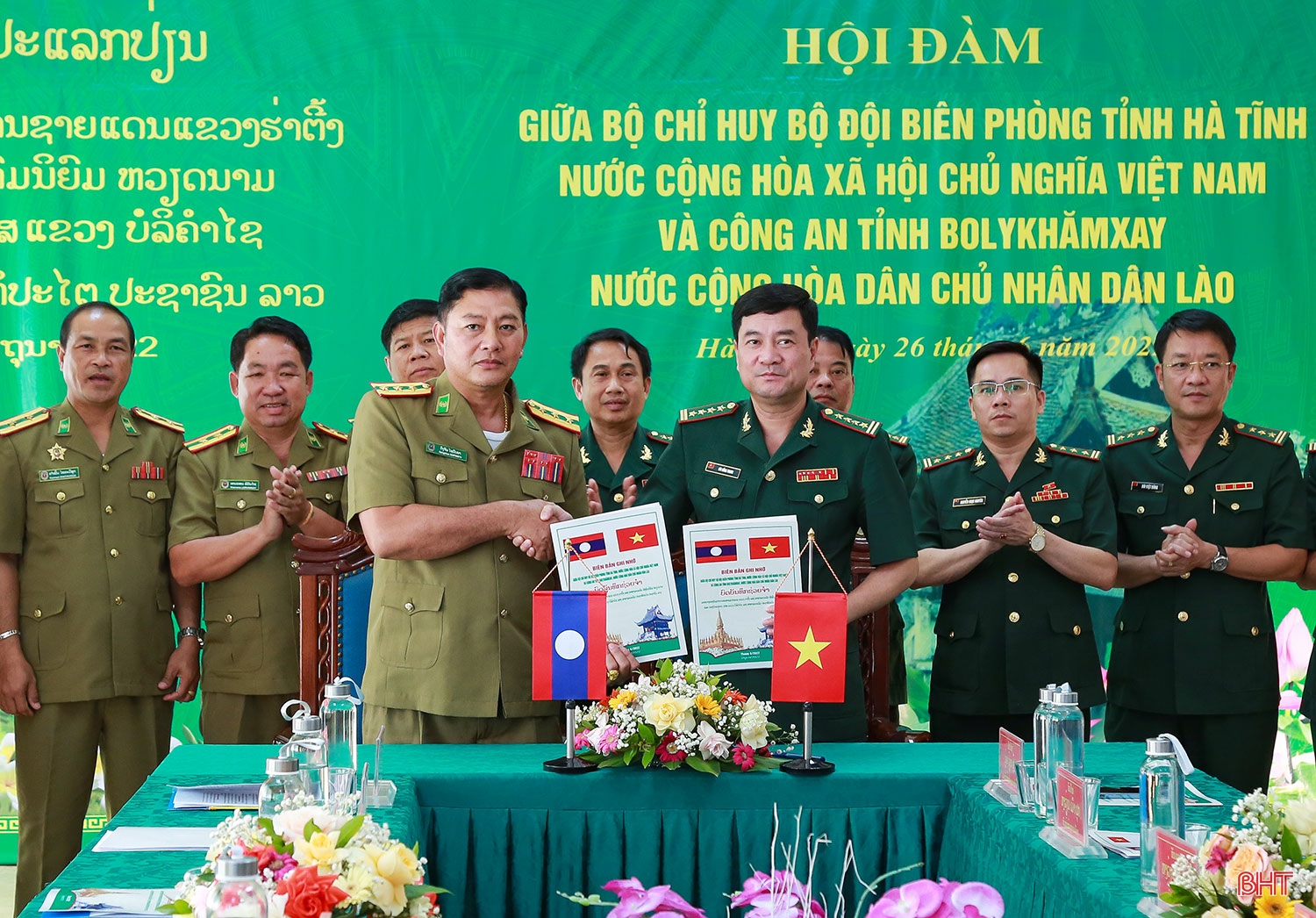 Những người con của đất nước Triệu Voi mang dòng máu Việt (bài 2): Thắt chặt tình đoàn kết nơi biên viễn
