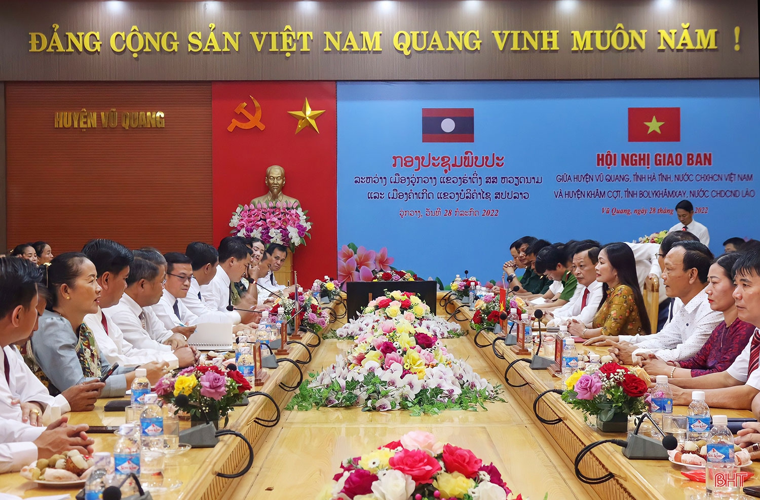 Những người con của đất nước Triệu Voi mang dòng máu Việt (bài 2): Thắt chặt tình đoàn kết nơi biên viễn