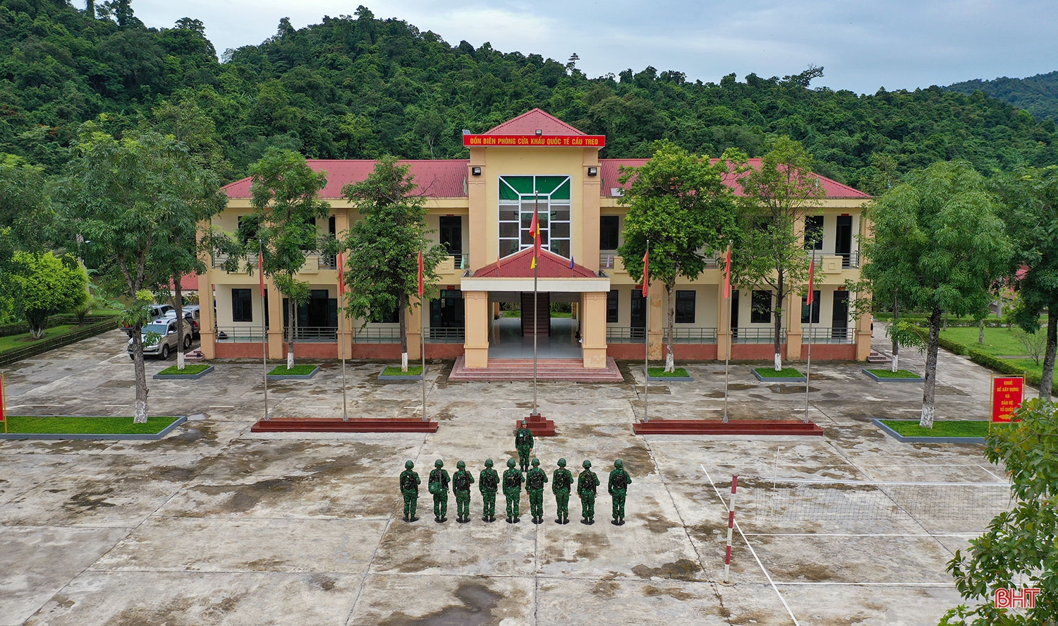 Những người con của đất nước Triệu Voi mang dòng máu Việt (bài 2): Thắt chặt tình đoàn kết nơi biên viễn