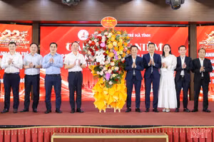 Chủ tịch UBND tỉnh Hà Tĩnh dự gặp mặt nhân Ngày Doanh nhân Việt Nam