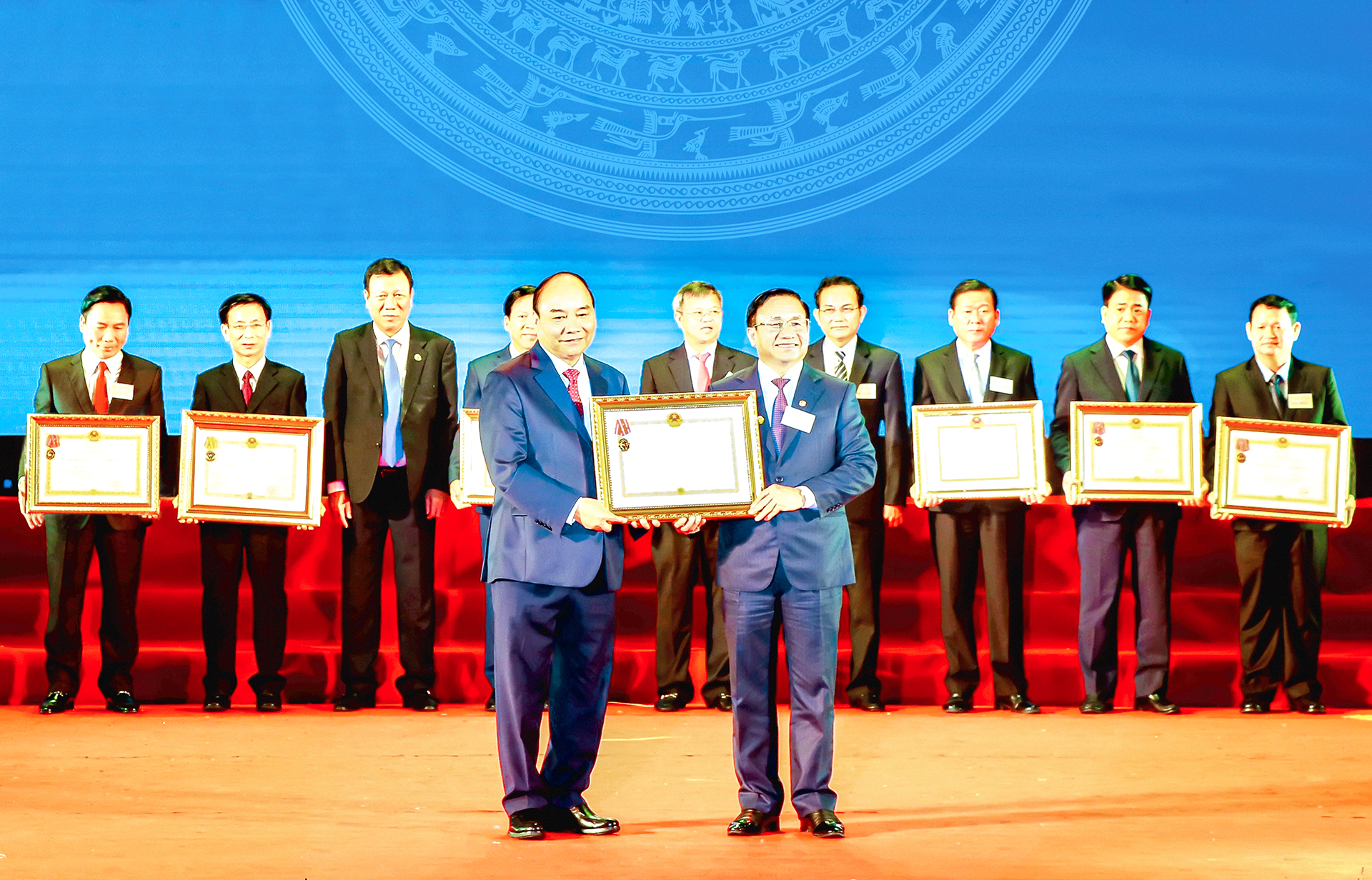 Hà Tĩnh vững bước dưới ngọn cờ vinh quang của Đảng