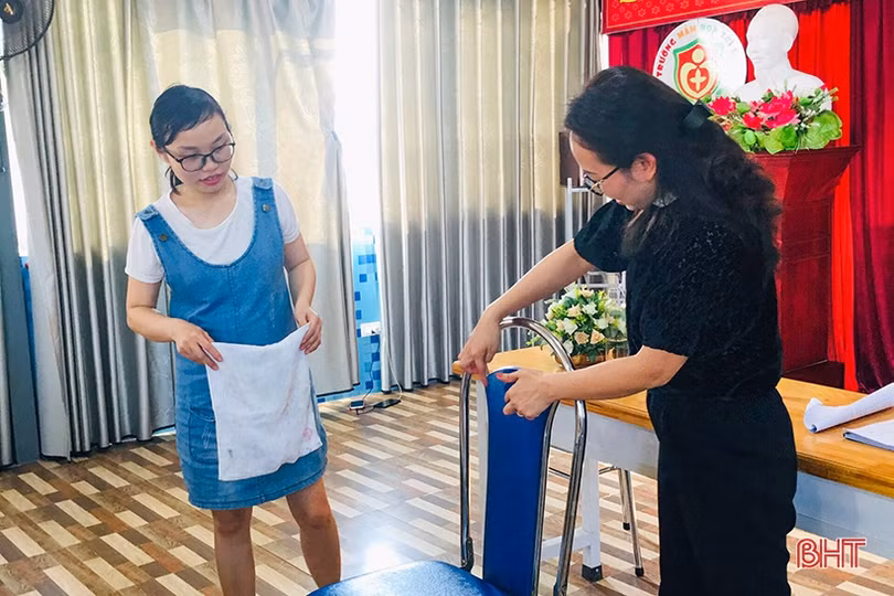 Cô giáo trường Mầm non Trí Đức bám trường trong mùa dịch