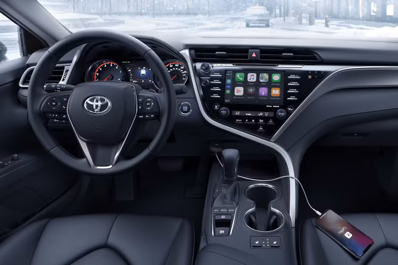 Toyota Camry AWD 2020 chốt giá từ 26.370 USD