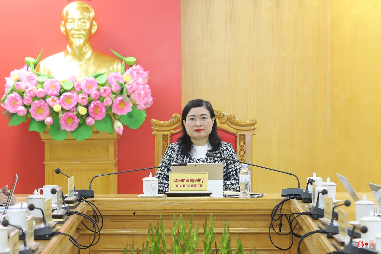 bqbht_br_nha-o-xa-hoi.jpg