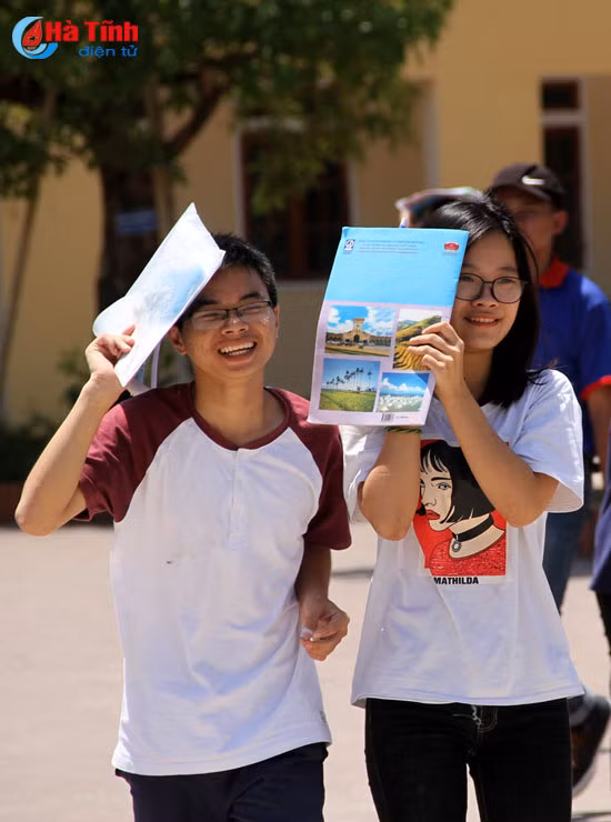 nu cuoi si tu ha tinh ket thuc ky thi thpt quoc gia