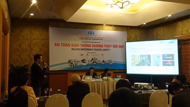 tien si tre bo luong thang hon 5 000 usd ve viet nam day hoc