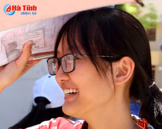 nu cuoi si tu ha tinh ket thuc ky thi thpt quoc gia