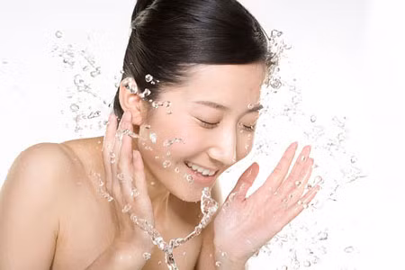 nhung vitamin va thuc pham duong am da