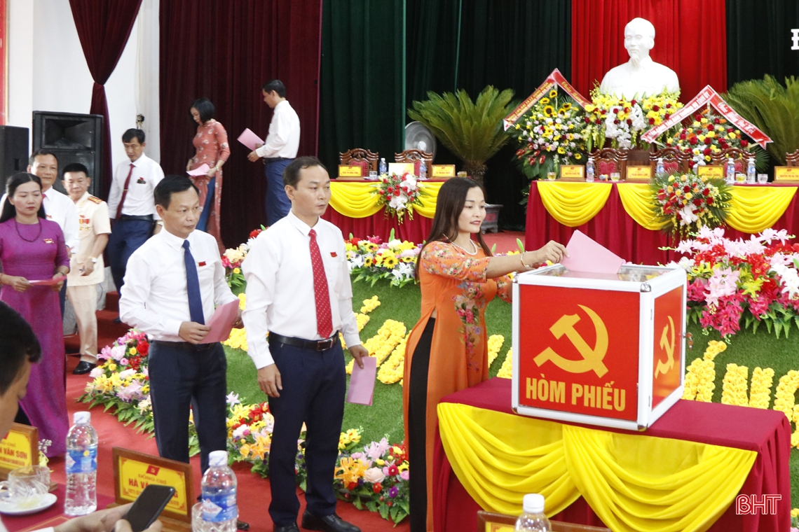 Đại hội Đảng bộ huyện Vũ Quang bầu 34 đồng chí vào Ban Chấp hành nhiệm kỳ 2020 - 2025