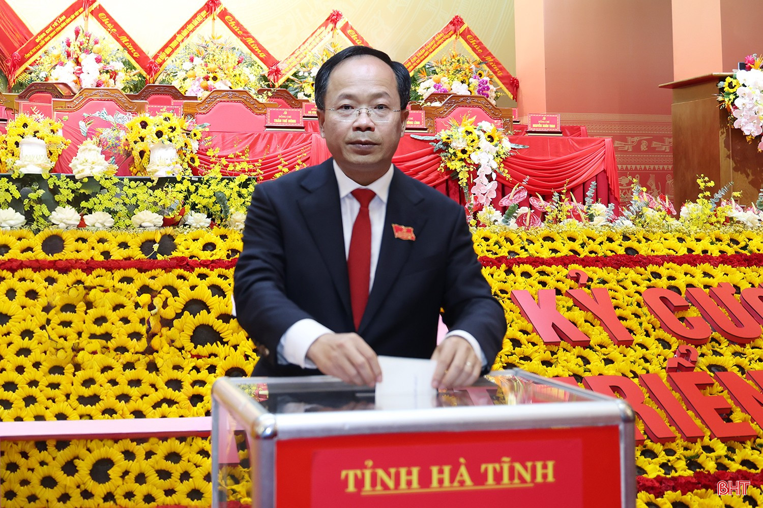 bqbht_br_bi-thu-ung-ho-bao-lut.jpg
