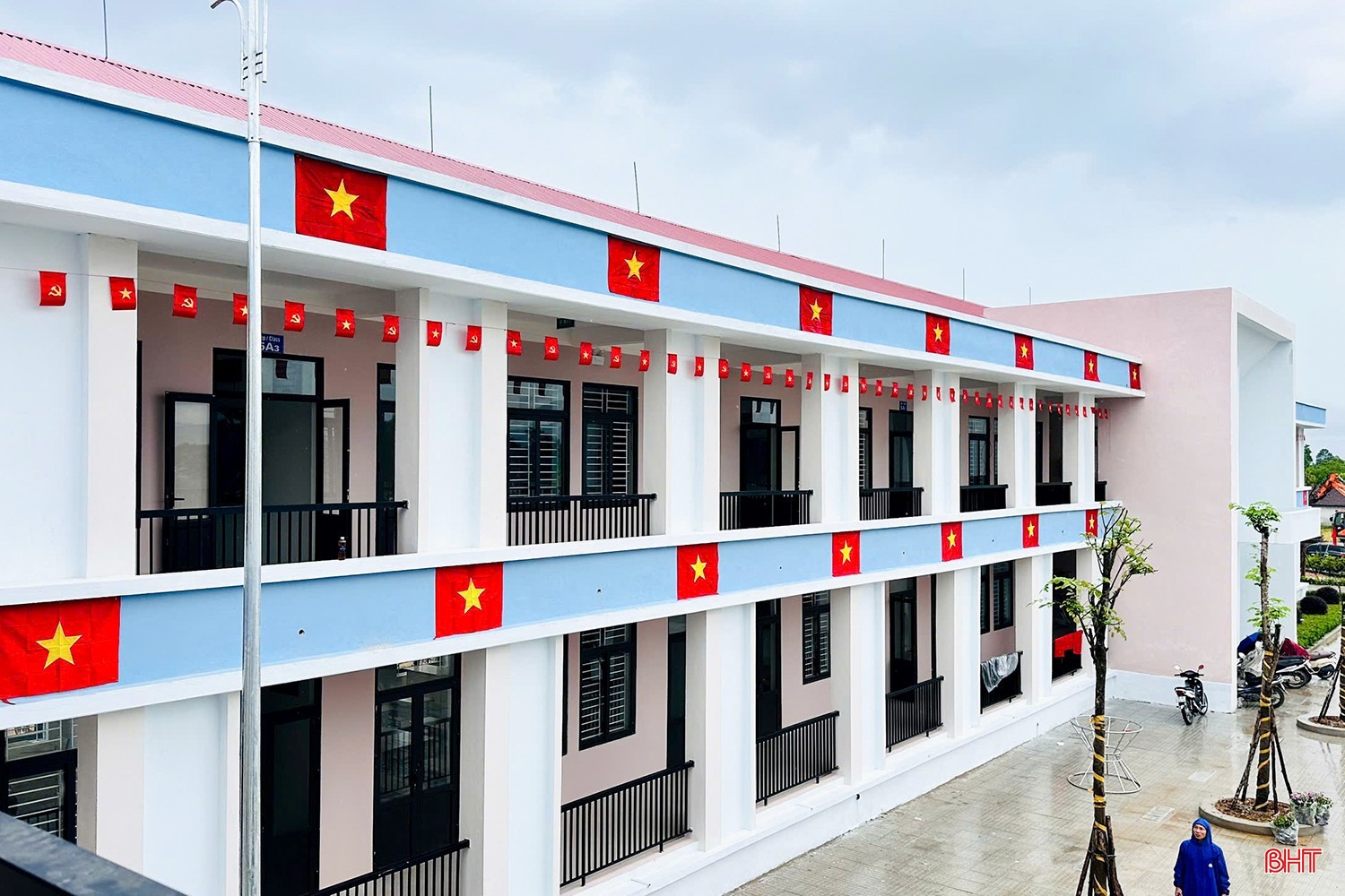 Trường Phổ thông nội trú liên cấp TH&amp;THCS Hương Khê quy mô thiết kế 40 lớp.