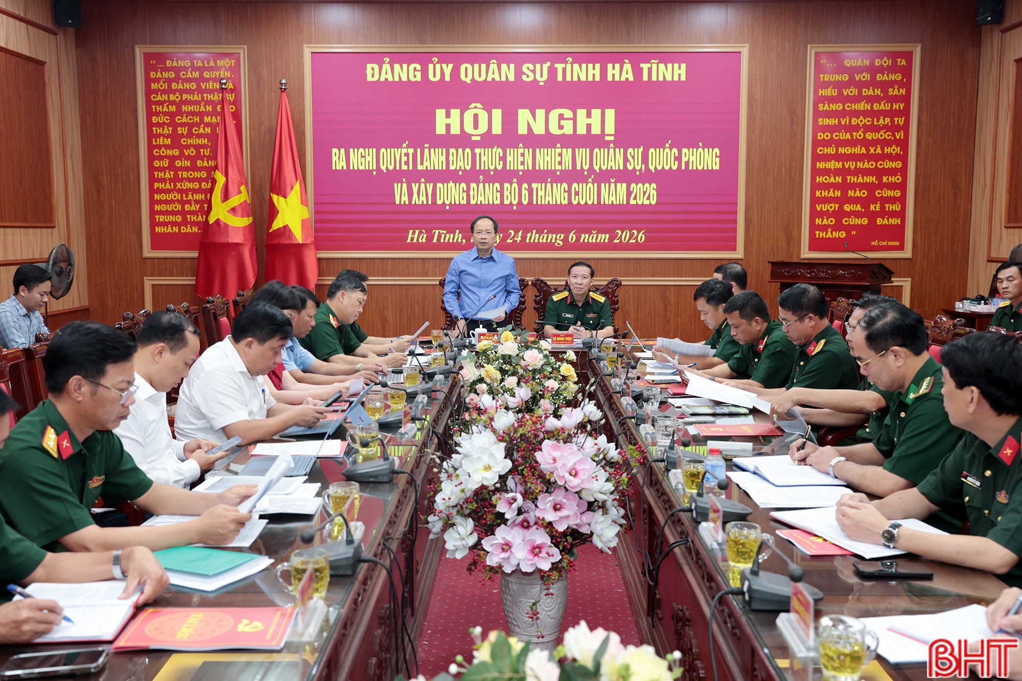 hoi-nghi-dang-uy-quan-su-tinh-6-1.jpg