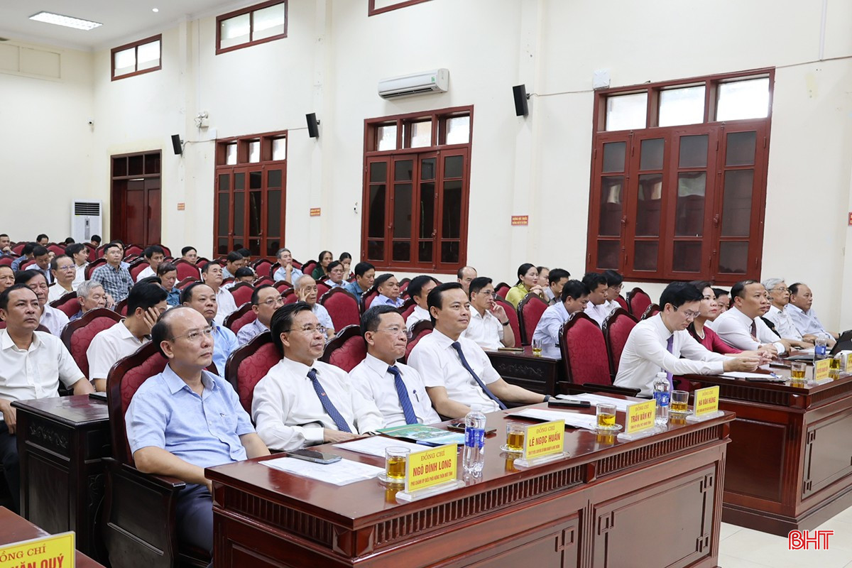 Đại biểu dự hội nghị.
