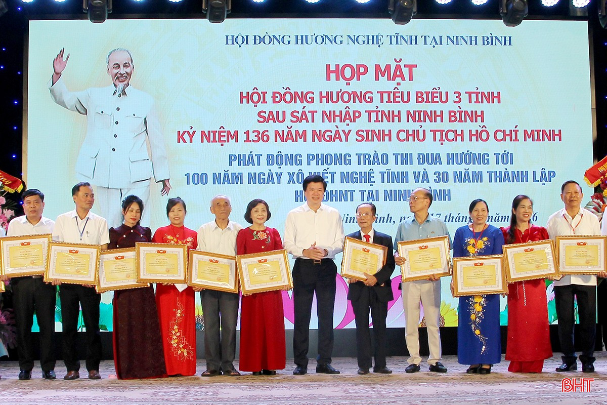 bqbht_br_dc-hung-nghe-an-tang-bang-khen-ca-nhan.jpg