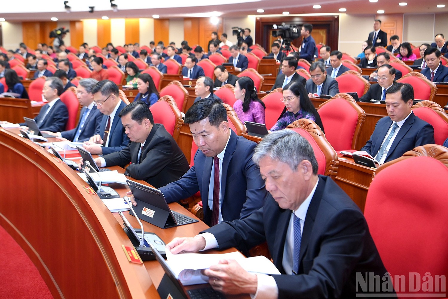 anh-8-bnd-4041.jpg