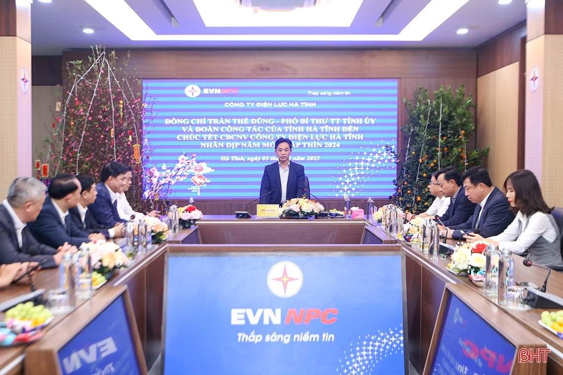 Lãnh đạo Hà Tĩnh chúc tết các đơn vị làm nhiệm vụ trong dịp tết Nguyên đán