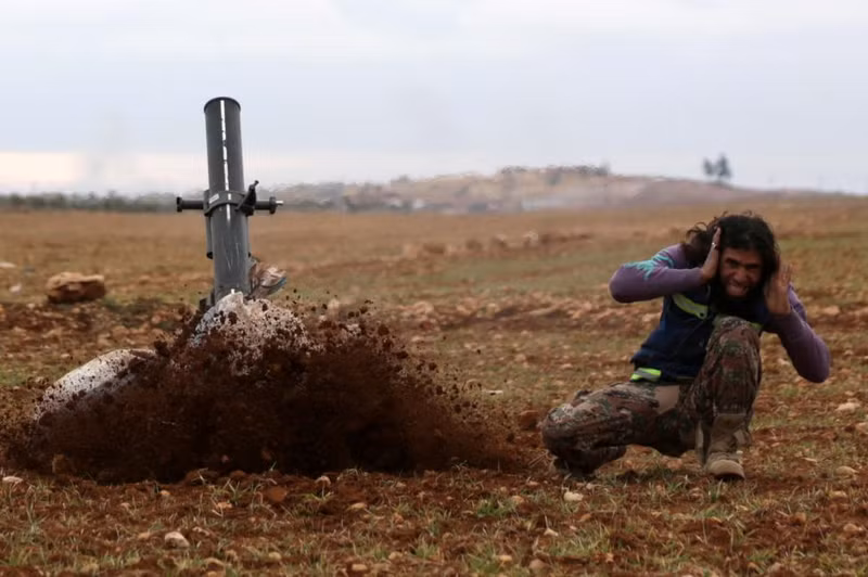 photo phien quan is o syria bi bao vay hoan toan o al bab