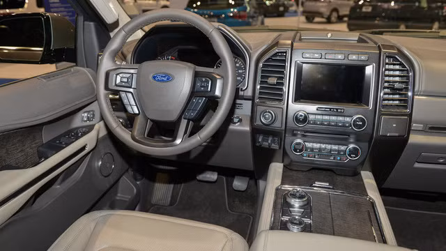 ngam suv 8 cho ford expedition 2018 bang xuong bang thit