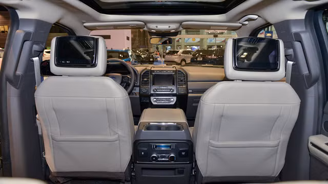 ngam suv 8 cho ford expedition 2018 bang xuong bang thit