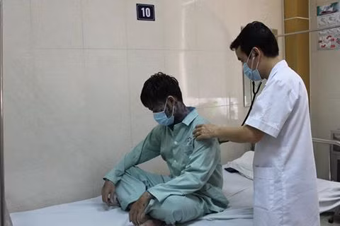 canh bao nguoi lon cung dinh thuy dau