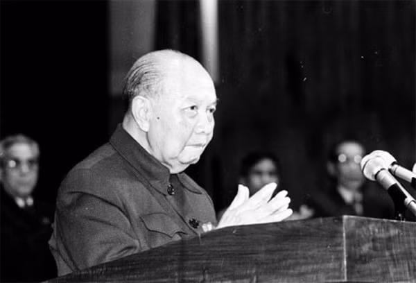 hinh anh tu lieu ve dong chi truong chinh tong bi thu cua doi moi