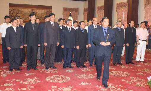Lễ viếng, truy điệu và di dời hài cốt cố Tổng Bí thư Hà Huy Tập về an táng tại quê hương Cẩm Xuyên (Hà Tĩnh) đã được tổ chức trọng thể tại Dinh Thống Nhất, Thành phố Hồ Chí Minh.