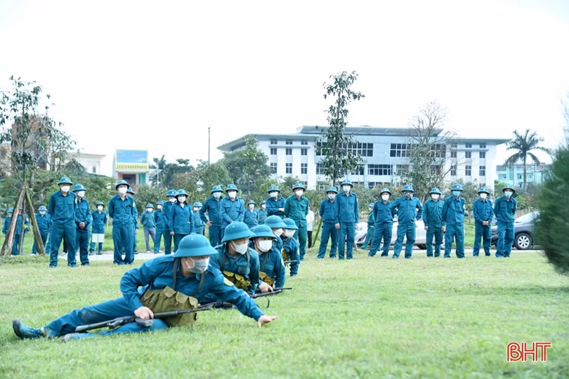 Chiến sỹ “sao vuông” Hà Tĩnh vượt nắng, thắng mưa, say sưa luyện tập”