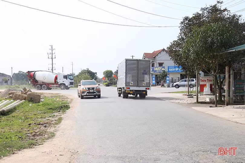 Nhiều nút giao ở Cẩm Xuyên tiềm ẩn nguy cơ tai nạn giao thông