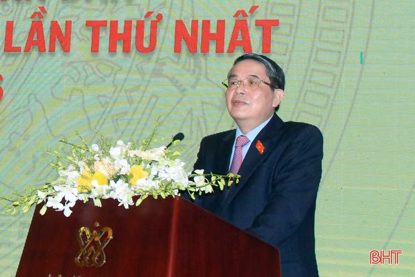 Đại biểu Hà Tĩnh chia sẻ kinh nghiệm tại hội nghị Thường trực HĐND 6 tỉnh Bắc Trung bộ
