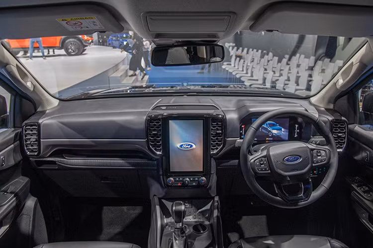 Cận cảnh “hàng hot” Ford Ranger 2022 từ 680 triệu đồng