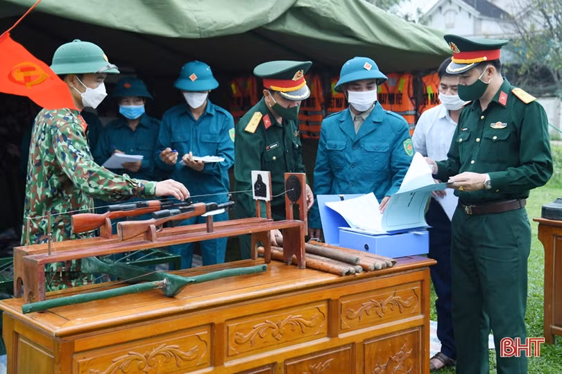 Chiến sỹ “sao vuông” Hà Tĩnh vượt nắng, thắng mưa, say sưa luyện tập”