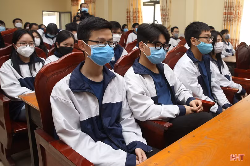 Can Lộc khen thưởng học sinh giỏi các cấp, năm học 2021- 2022