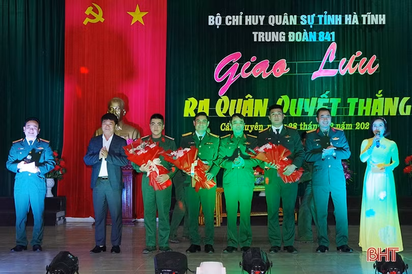 Trung đoàn 841 giao lưu văn nghệ “Ra quân quyết thắng” 