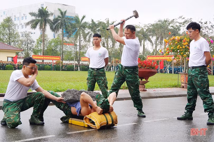 Bộ CHQS tỉnh Hà Tĩnh sơ duyệt các nội dung lễ ra quân huấn luyện năm 2024