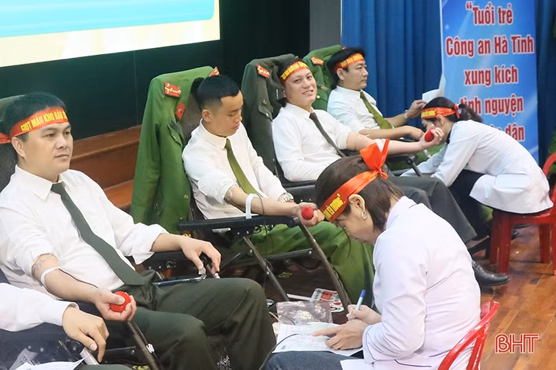 Tuổi trẻ Công an Hà Tĩnh tổ chức hiến máu tình nguyện 